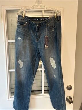 Jennifer Lopez Relaxed Boyfriend Jeans in Medium Blue Wash